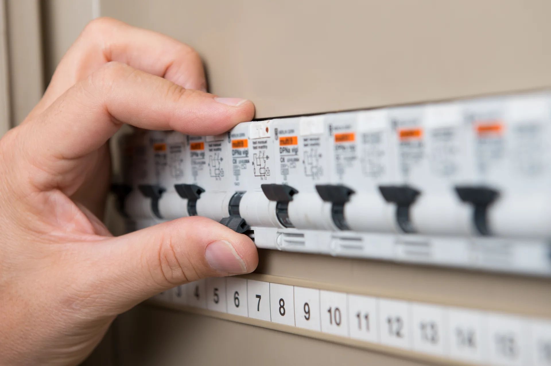 Electrician Elermore Vale, licensed electricians serving Elermore Vale